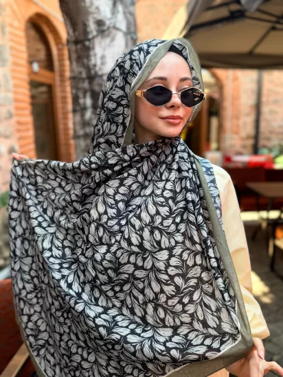Desenli kraş şal