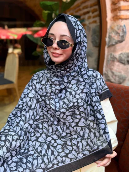 Desenli kraş şal