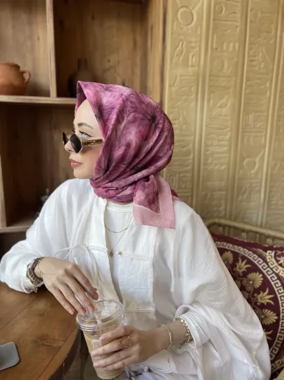 Desenli kraş eşarp