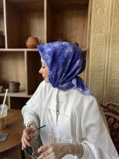 Desenli kraş eşarp