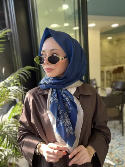 ÇİÇEK ÇERÇEVELİ SOFT EŞARP