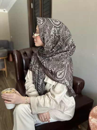 Reyna eşarp