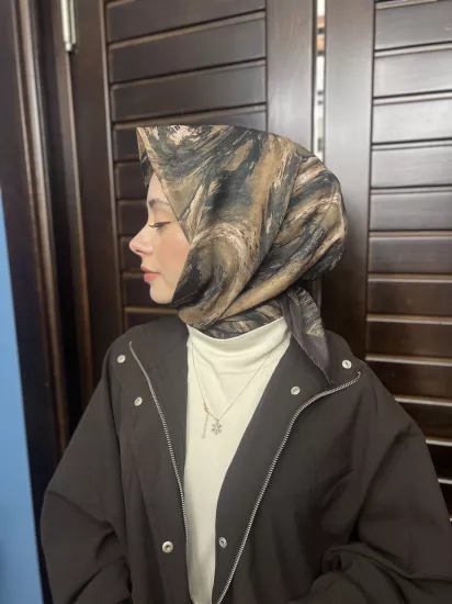 Ey scarf