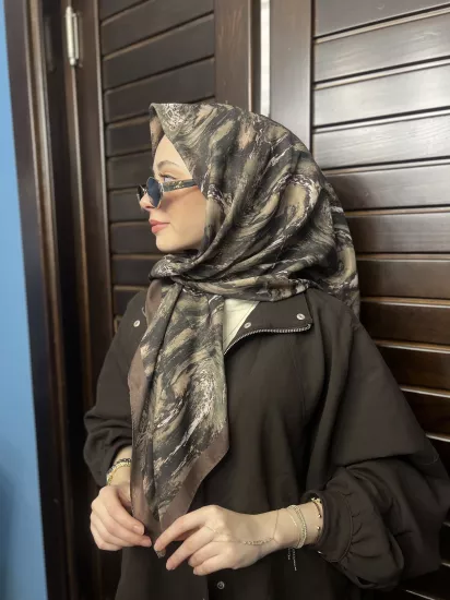 Ey scarf