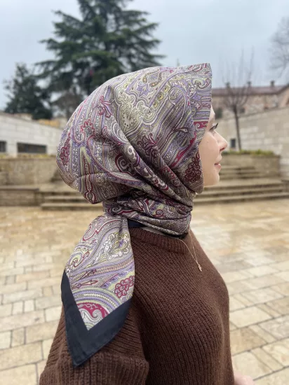Reyna eşarp