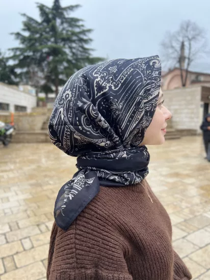 Reyna eşarp