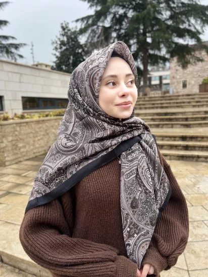 Reyna eşarp