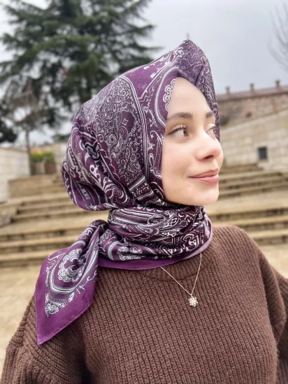 Reyna eşarp