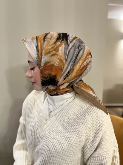 Ey scarf