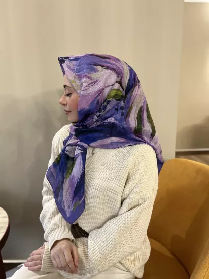 Ey scarf