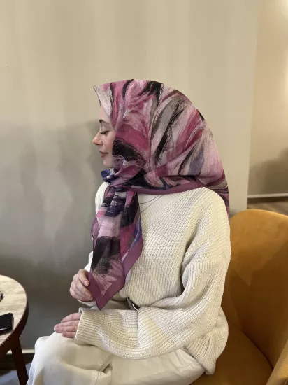 Ey scarf