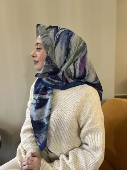 Ey scarf