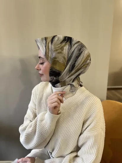 Ey scarf