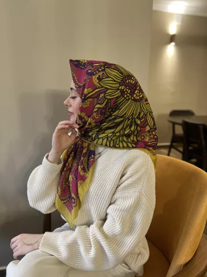 Ey scarf