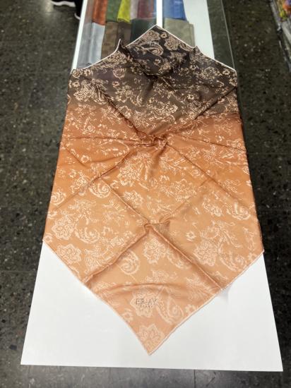 Desenli degrade eşarp