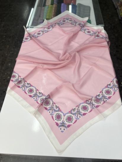 ÇİÇEK ÇERÇEVELİ SOFT EŞARP